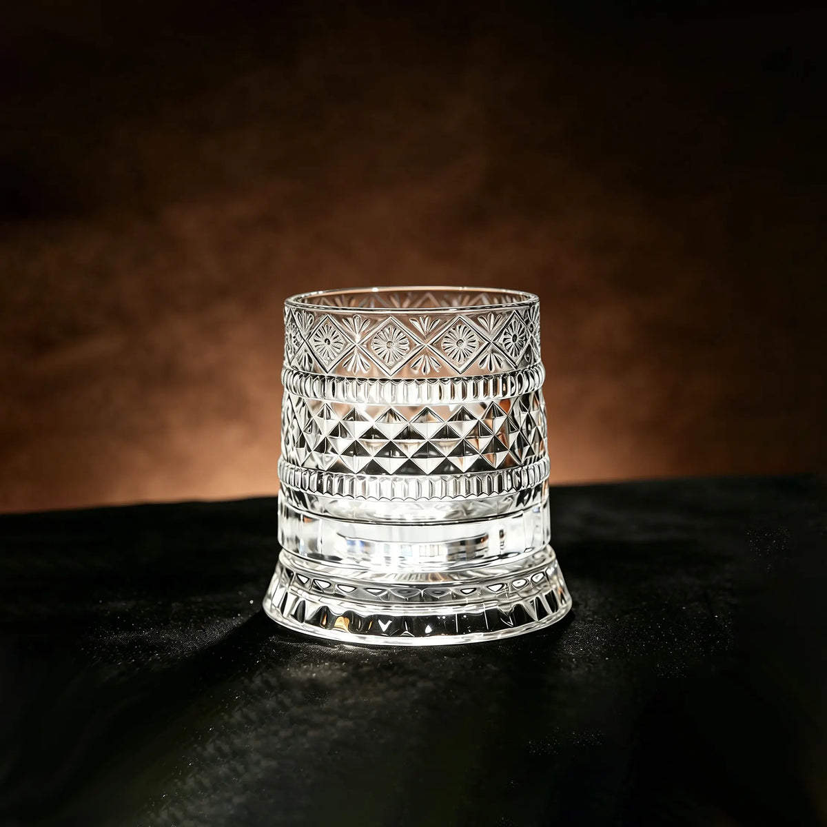 Summerwins【Vorhore】Luxury 360° Spinning Crystal Glass – Star-Cut Stress Relief Whiskey & Wine Glass, Elegant European Barware Gift，Rotating Glass Cup Spinning Glass Cup