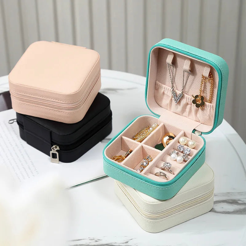Portable Jewelry Travel Organizer - Compact Leather Case for Earrings Necklaces Rings, Multi-Compartment Travel Jewelry Box, Anti-Tarnish Storage