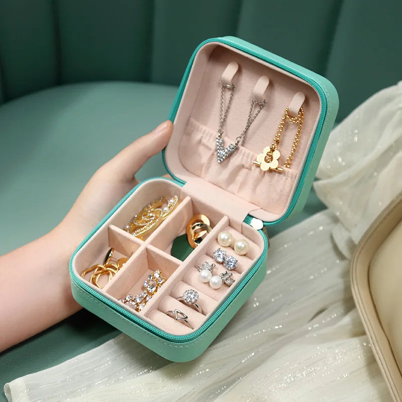 Portable Jewelry Travel Organizer - Compact Leather Case for Earrings Necklaces Rings, Multi-Compartment Travel Jewelry Box, Anti-Tarnish Storage