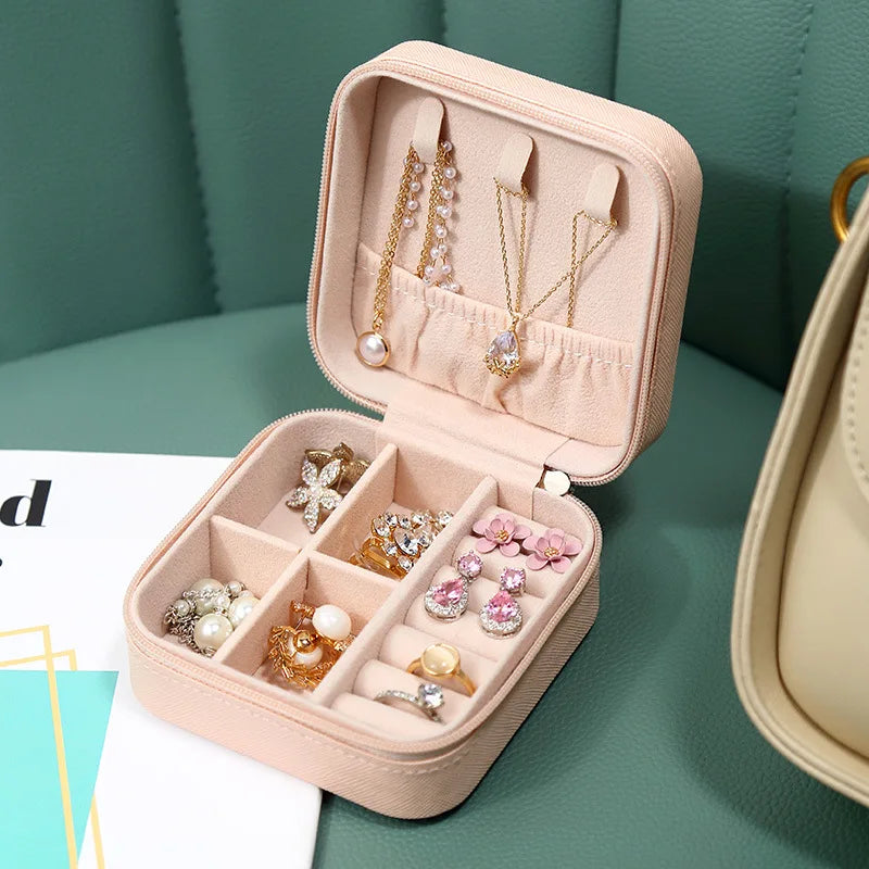 Portable Jewelry Travel Organizer - Compact Leather Case for Earrings Necklaces Rings, Multi-Compartment Travel Jewelry Box, Anti-Tarnish Storage